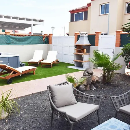 Fuerte Holiday Jacuzzi & Style Βίλα
