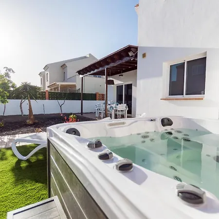 Fuerte Holiday Jacuzzi & Style